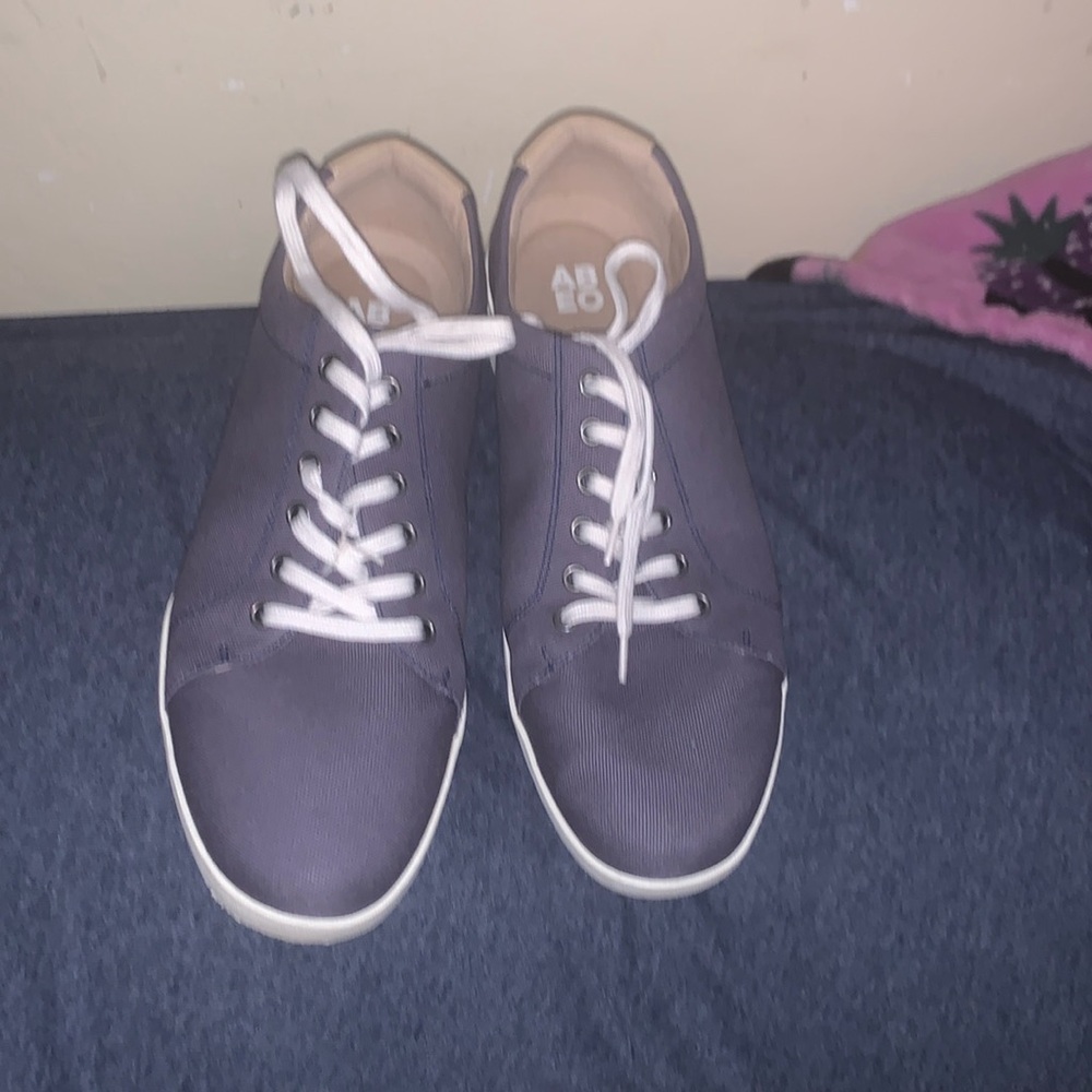 Abeo Encore Sneaker Metatarsal Shoes